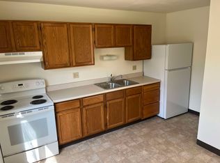 42 Clayton Ct, Winnebago, IL 61088