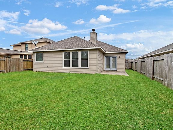 2nd image of 304 Country Crossing Cir