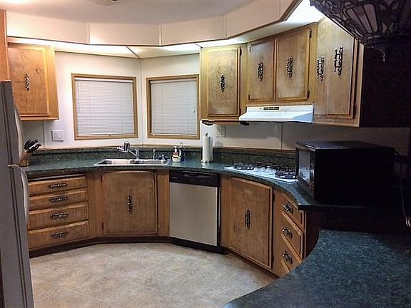 4th image of 3133 Oakbridge Dr