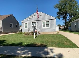 8614 W Hayes Ave, West Allis, WI 53227