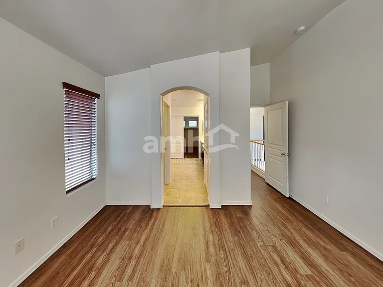 1497 E Magnum Rd — Photo 15