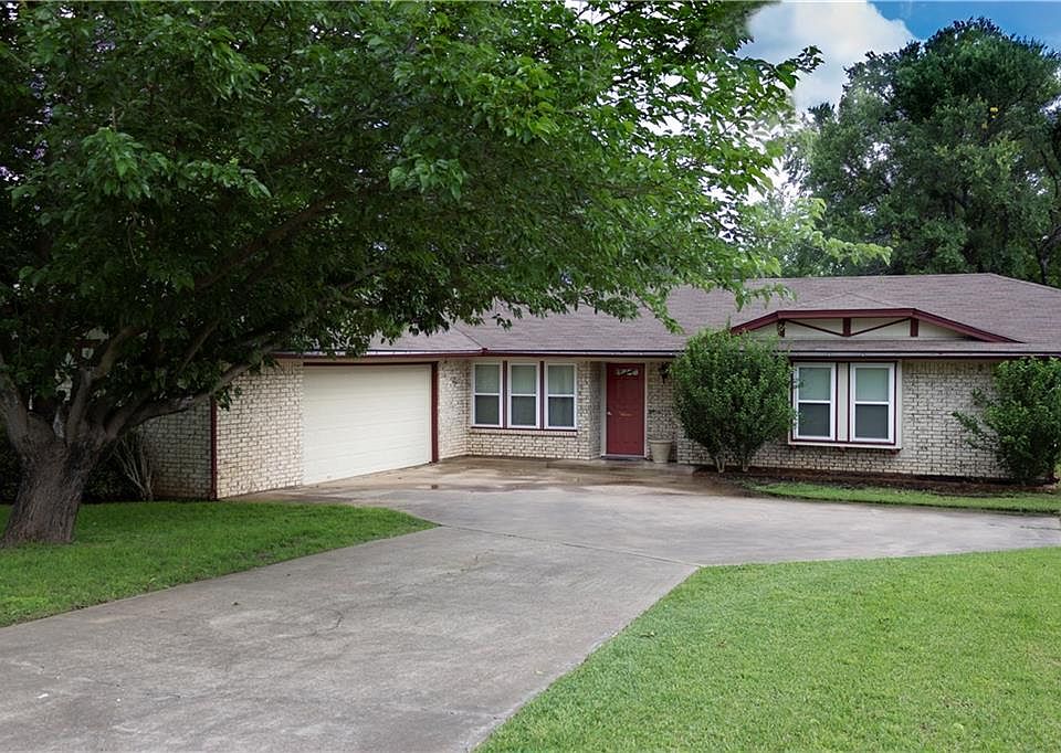 1st image of 405 Granada Calle Ct