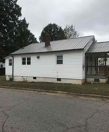 3rd image of 1202 N Ashe Ave