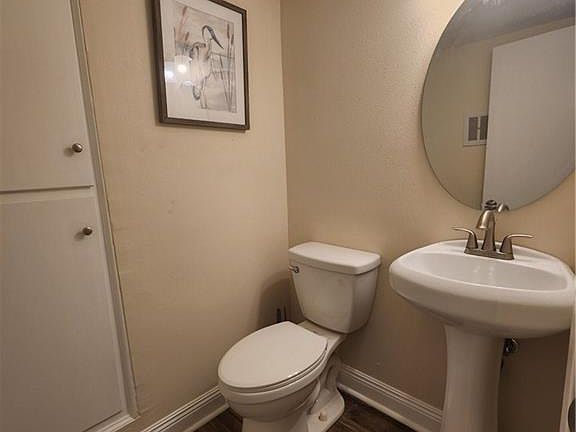 5th image of 2110 Comet St