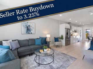 96 Cottage St #8, Boston, MA 02128
