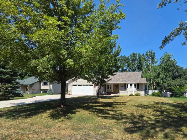 3917 Edgewood Rd NE, Blaine, MN 55014