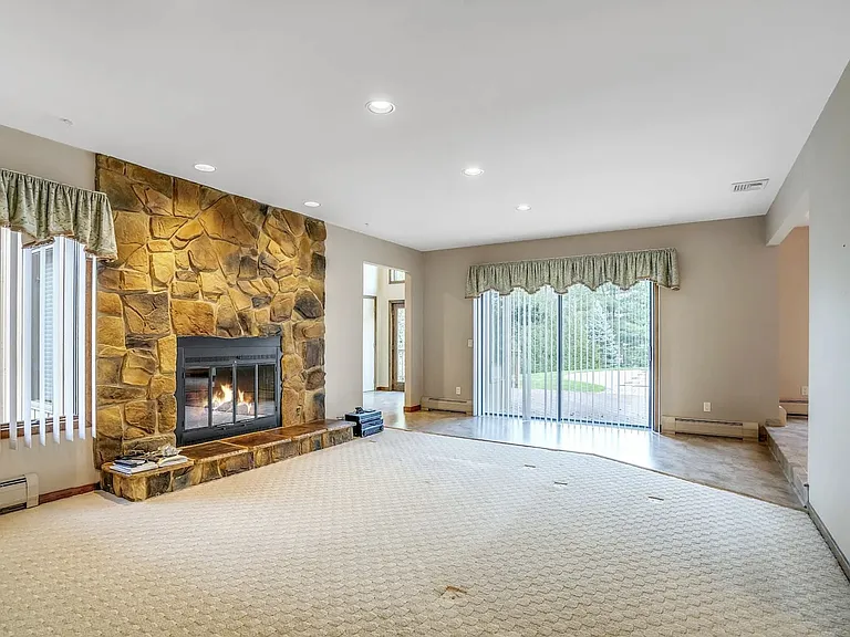 88 Van Blarcom Ln — Photo 5