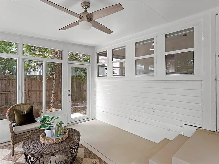 1175 Highland Ct N — Photo 23