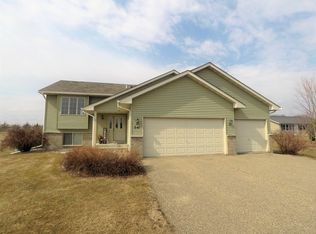 841 7th Ave NW, Arlington, MN 55307