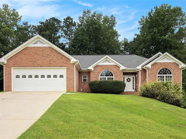 93 Woodridge Dr, Douglasville, GA 30134