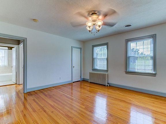 5th image of 2816 Woodlawn Ave SW
