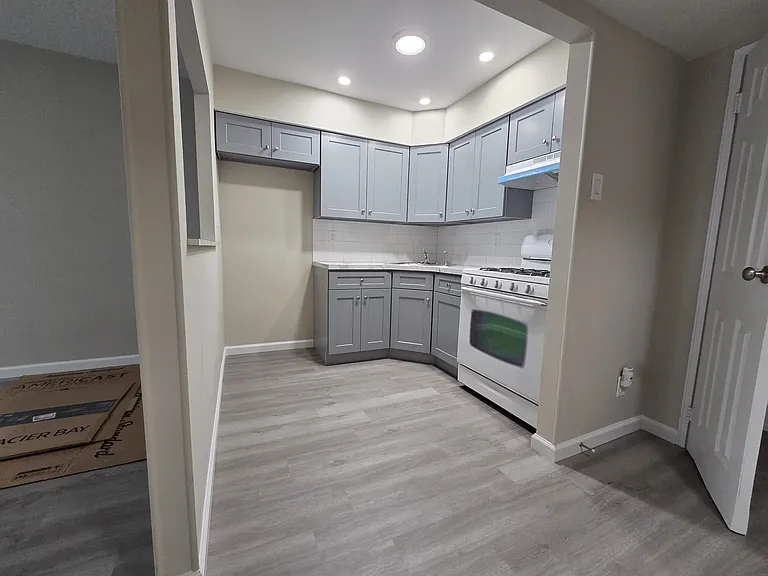 162 Jules Dr #1 — Photo 6