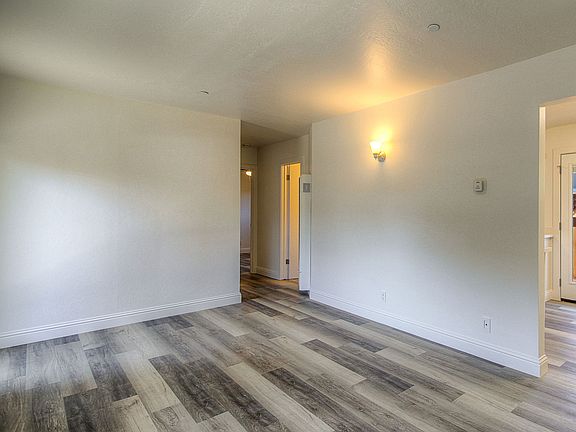 5th image of 303 Farmers Ln APT 2