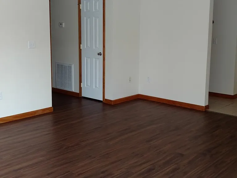 718 Ruggeri St — Photo 6