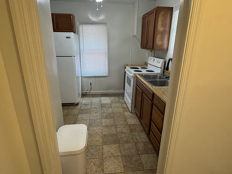 109 Tower Ln — Photo 1