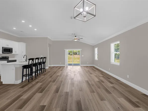 706 Stanley Ave, Wildwood, FL 34785