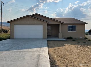 987 N Macaw Ave, East Wenatchee, WA 98802