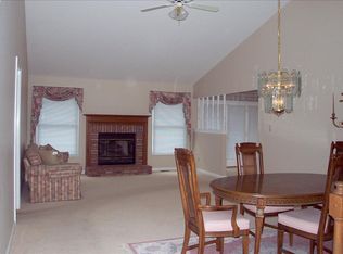 908 Parc Forest Trl, Saint Charles, MO