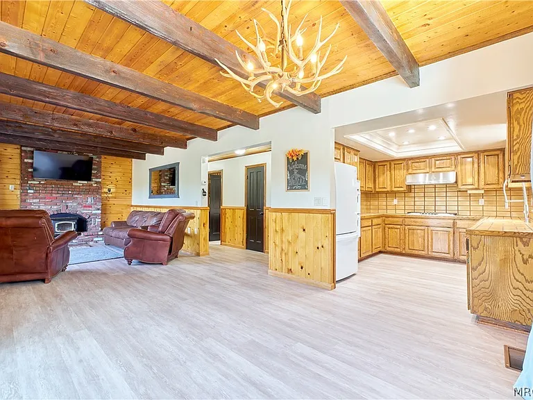 509 Wallace Ln — Photo 15