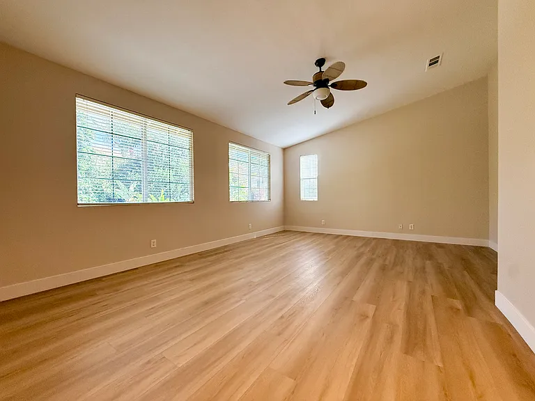 12190 Roseville Dr — Photo 18