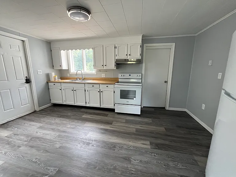 Eat in kitchen