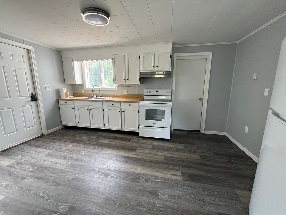 Eat in kitchen