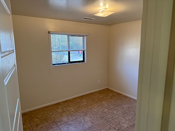 4th image of 3321 N Grandview Dr #2