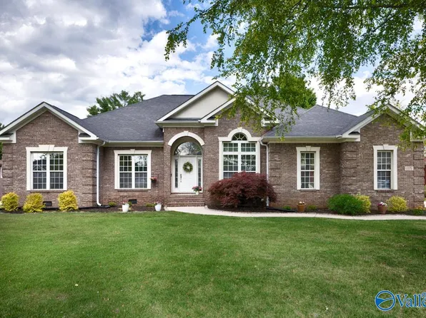 115 Spearpoint Ln, Meridianville, AL 35759