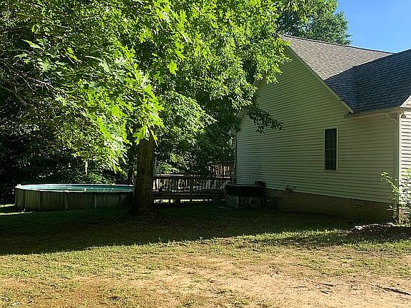 4th image of 108 Eastwood Dr
