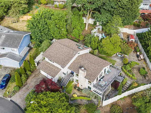 5712 141st Place SE, Bellevue, WA 98006