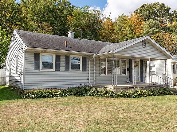 2nd image of 816 Woodhill Dr