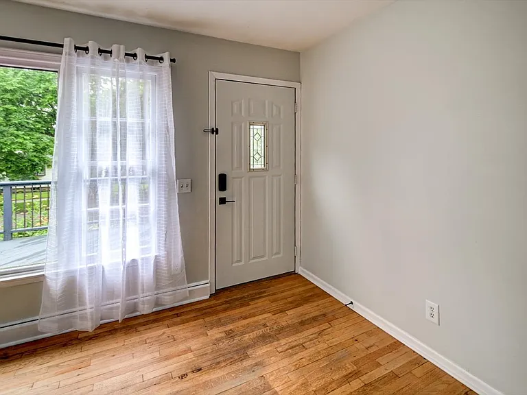 10 Bradford Ln — Photo 12