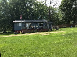 4 Galena Oaks Dr, Elizabeth, IL 61028