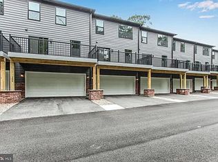 151 High Pointe Dr #24, Hummelstown, PA 17036