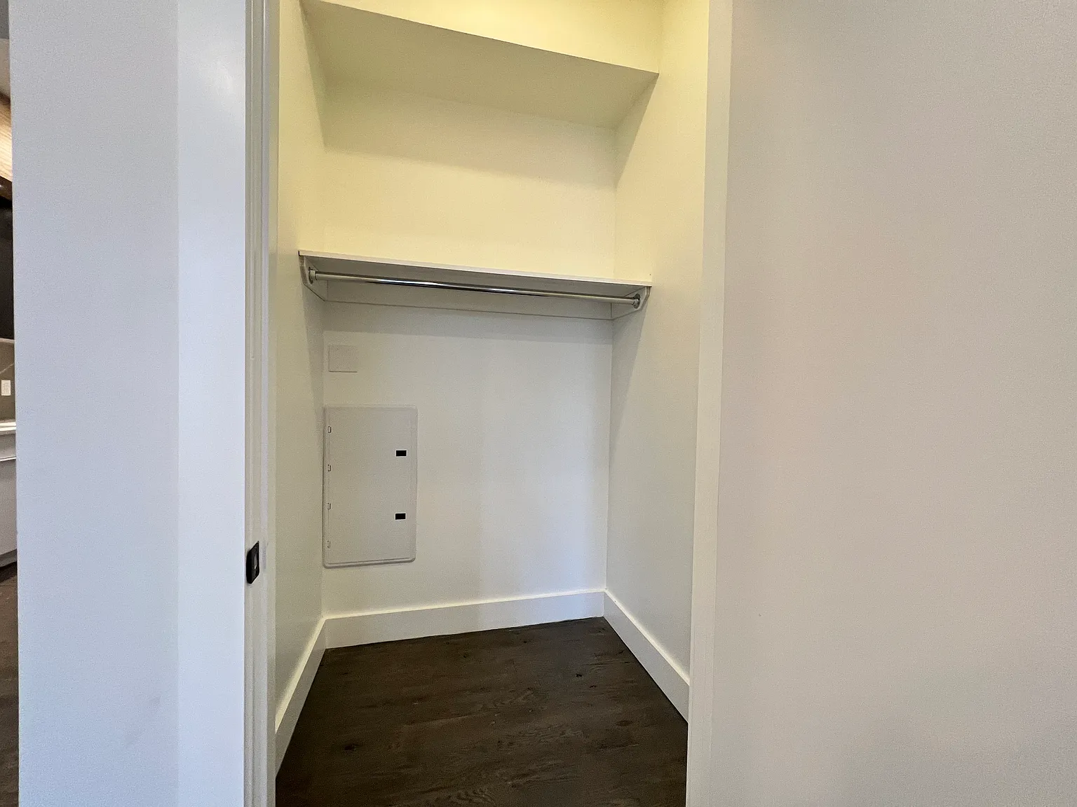 Studio, 500 sqft, $1,900 — Photo 3