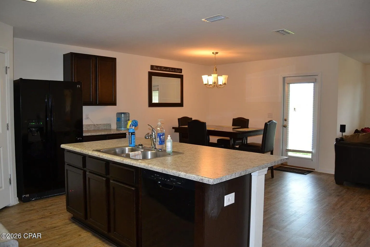 4 bed, 1768 sqft, $2,300 — Photo 4