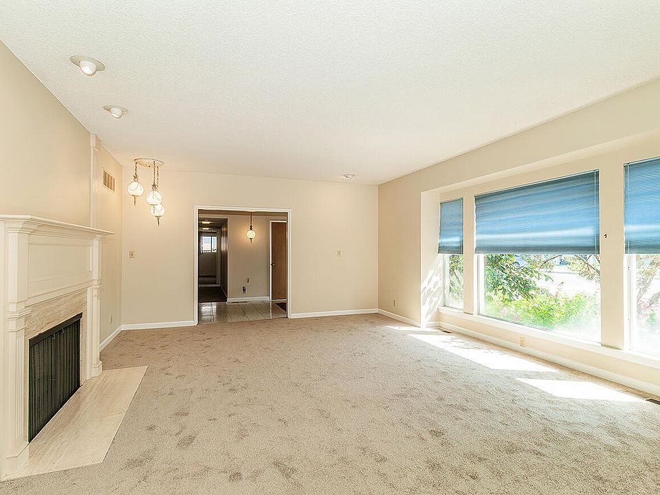 1115 N Riverview Avenue, Reedley, CA 93654 | Zillow