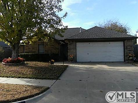 1st image of 6813 Wooddale Dr