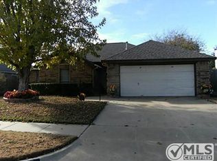 6813 Wooddale Dr, Watauga, TX 76148