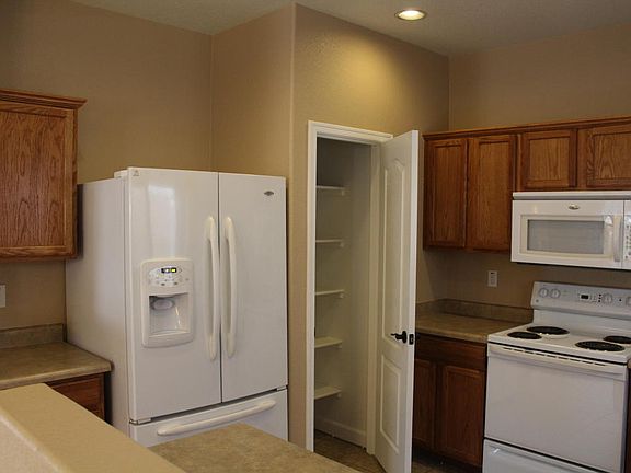 4th image of 9662 N 82nd Ln