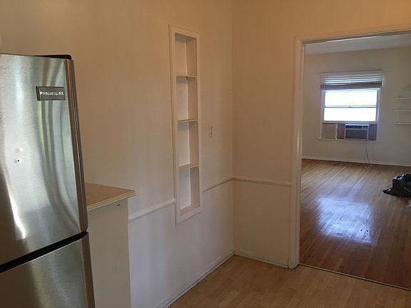 5th image of 340 N Curson Ave #1/4