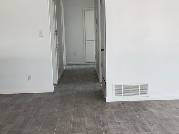 5th image of 639 S Ametjian St