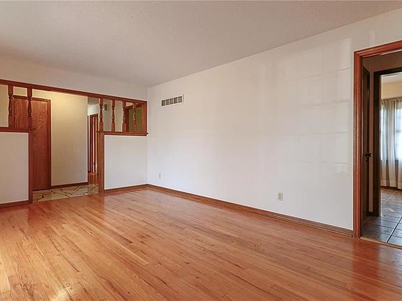 5th image of 11809 E 61st Ter