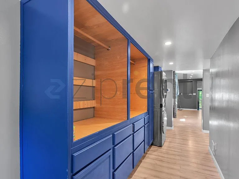 9834 Lawlor St — Photo 21