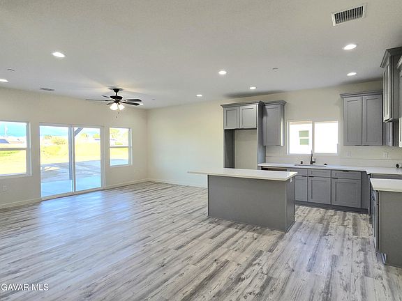 4th image of 21241 Calhoun Ct