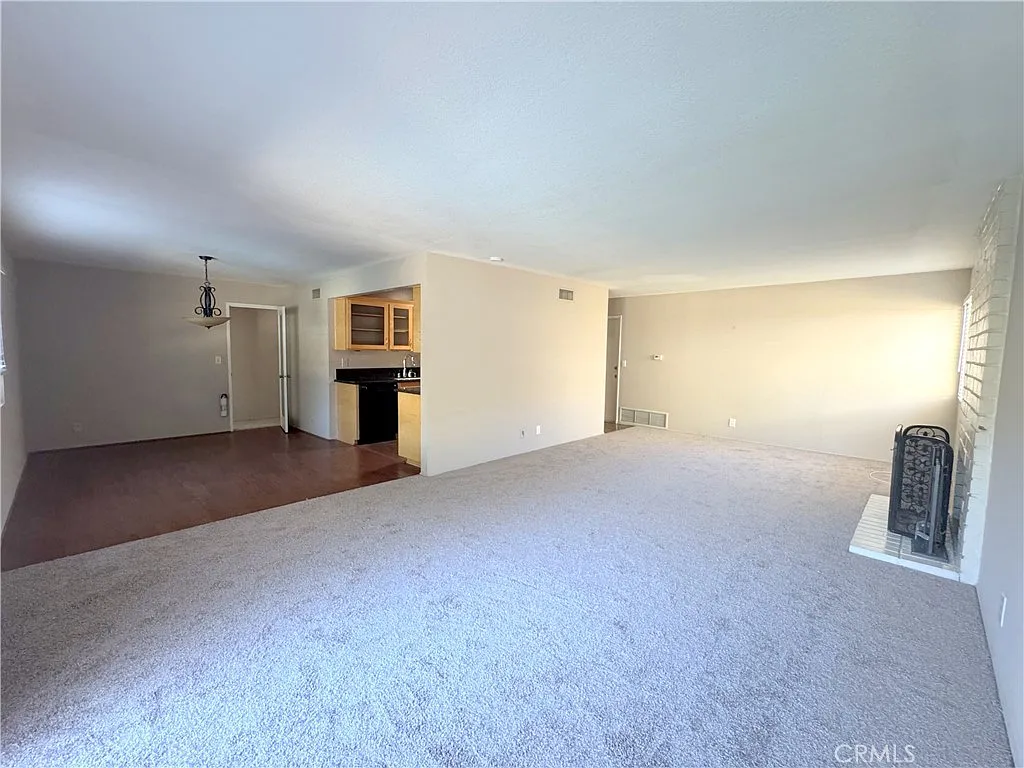 3 bed, 1521 sqft, $3,895 — Photo 4