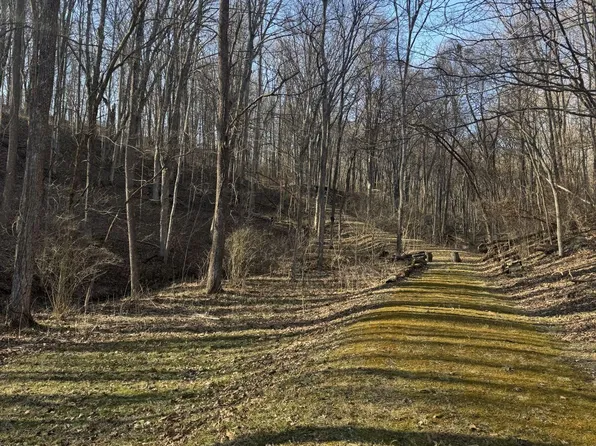 4624 Rhoric Rd, Athens, OH 45701