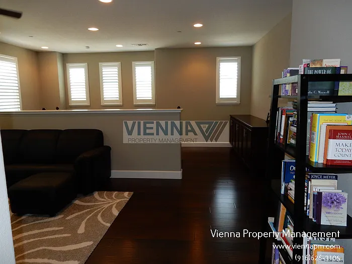 5635 Saratoga Cir — Photo 11