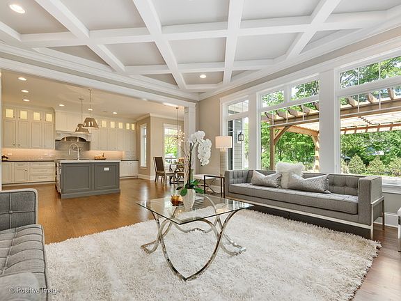 4th image of 5401 Woodland Ave