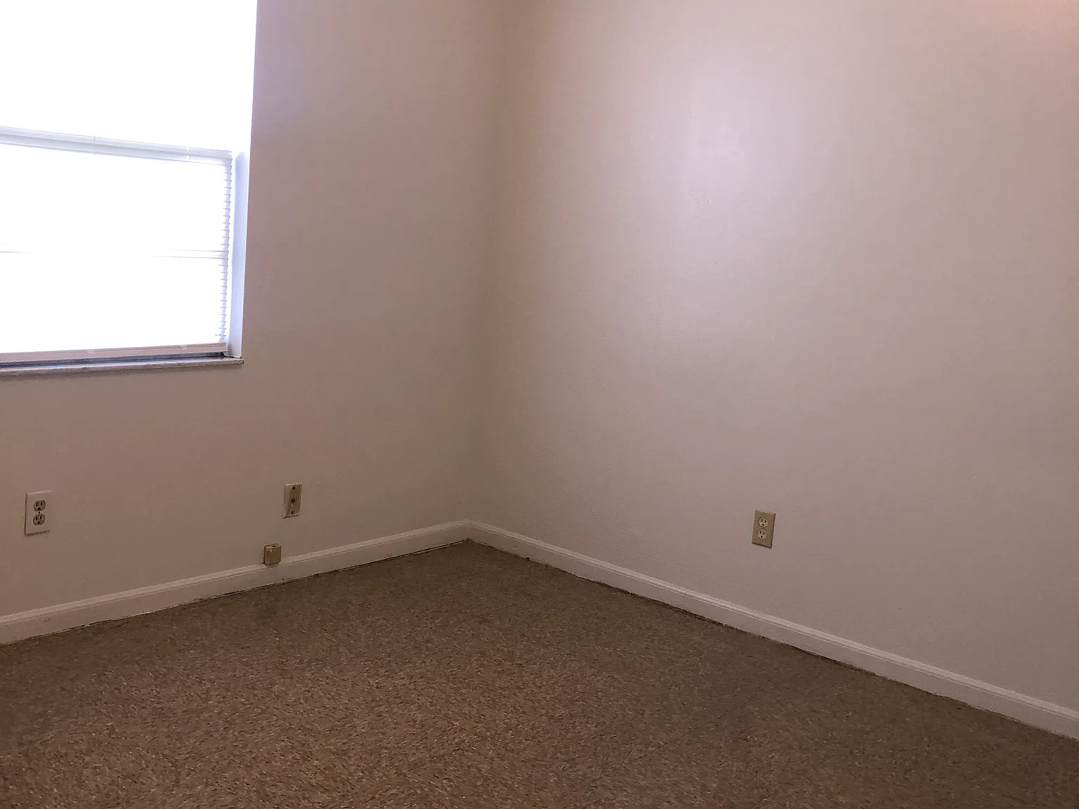2741 W Beach St — Photo 1